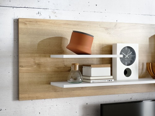 Etagères suspendues blanches et bois