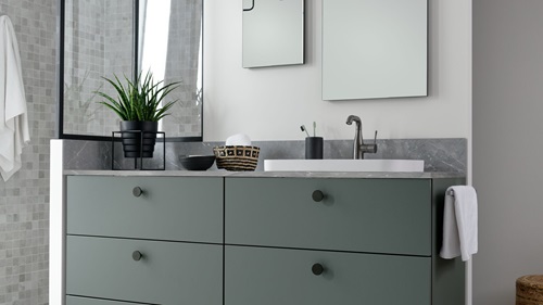 Waschbeckenschrank in natürlich-organischem Trend