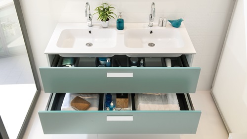 Unterschrank mit Doppelschubkasten mit blauer Front