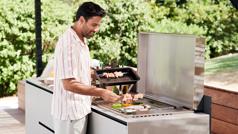 cuisine extérieure avec plancha inox pour recette été