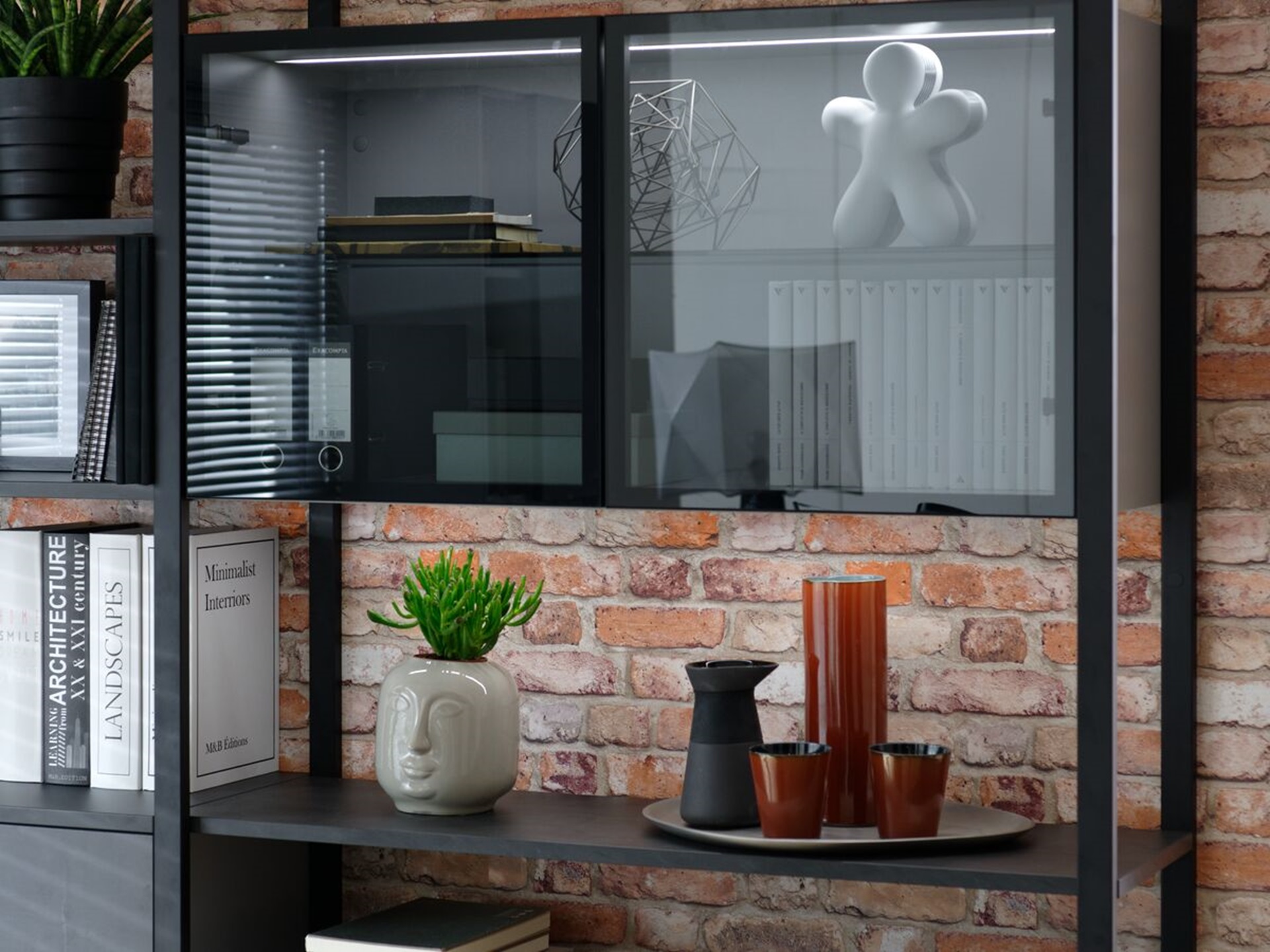 Etagère industrielle noire avec vitrine fumée Willow