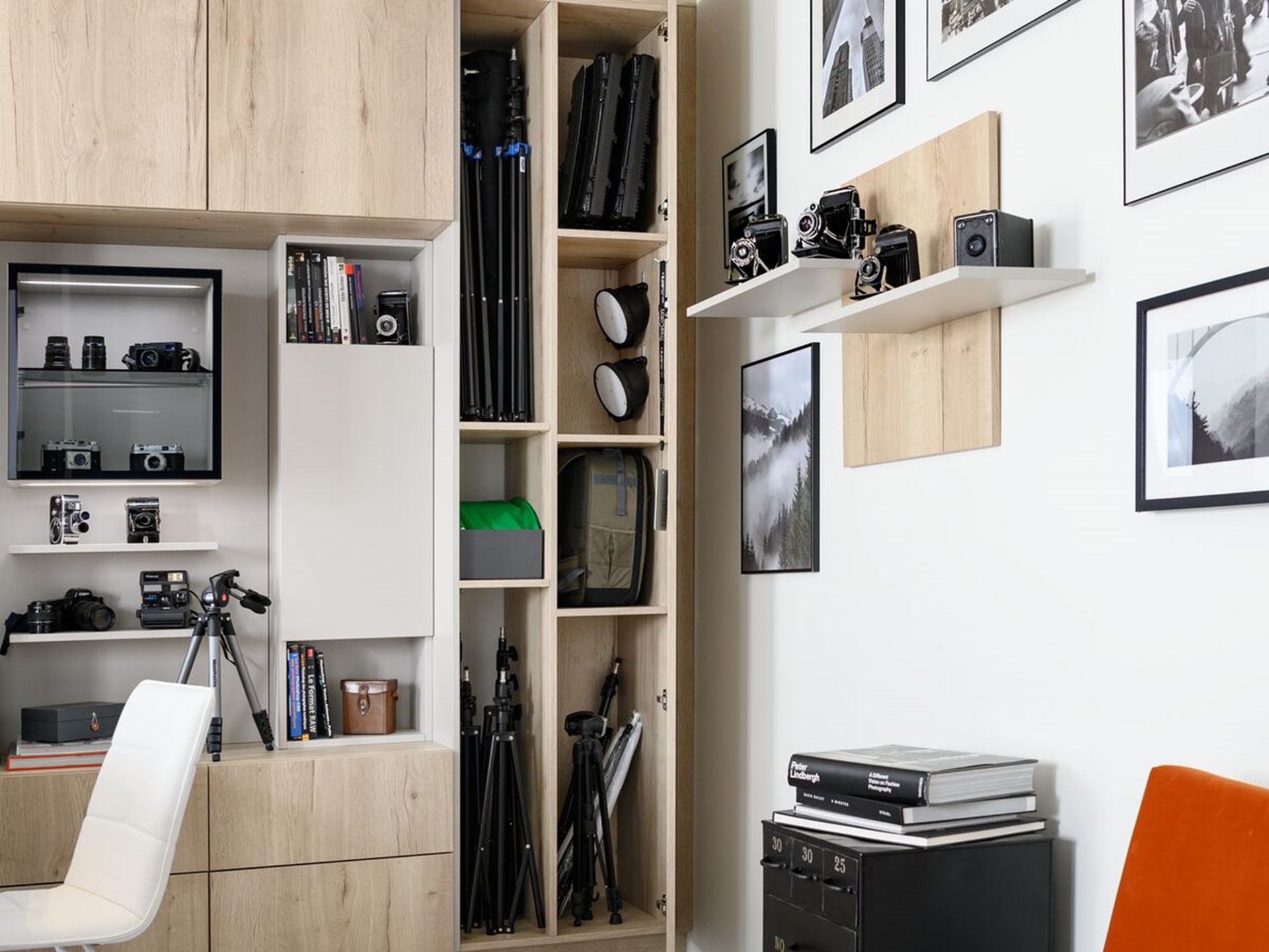 Rangement accessoires photo sur mesure pour trépieds, sacs et éclairages
