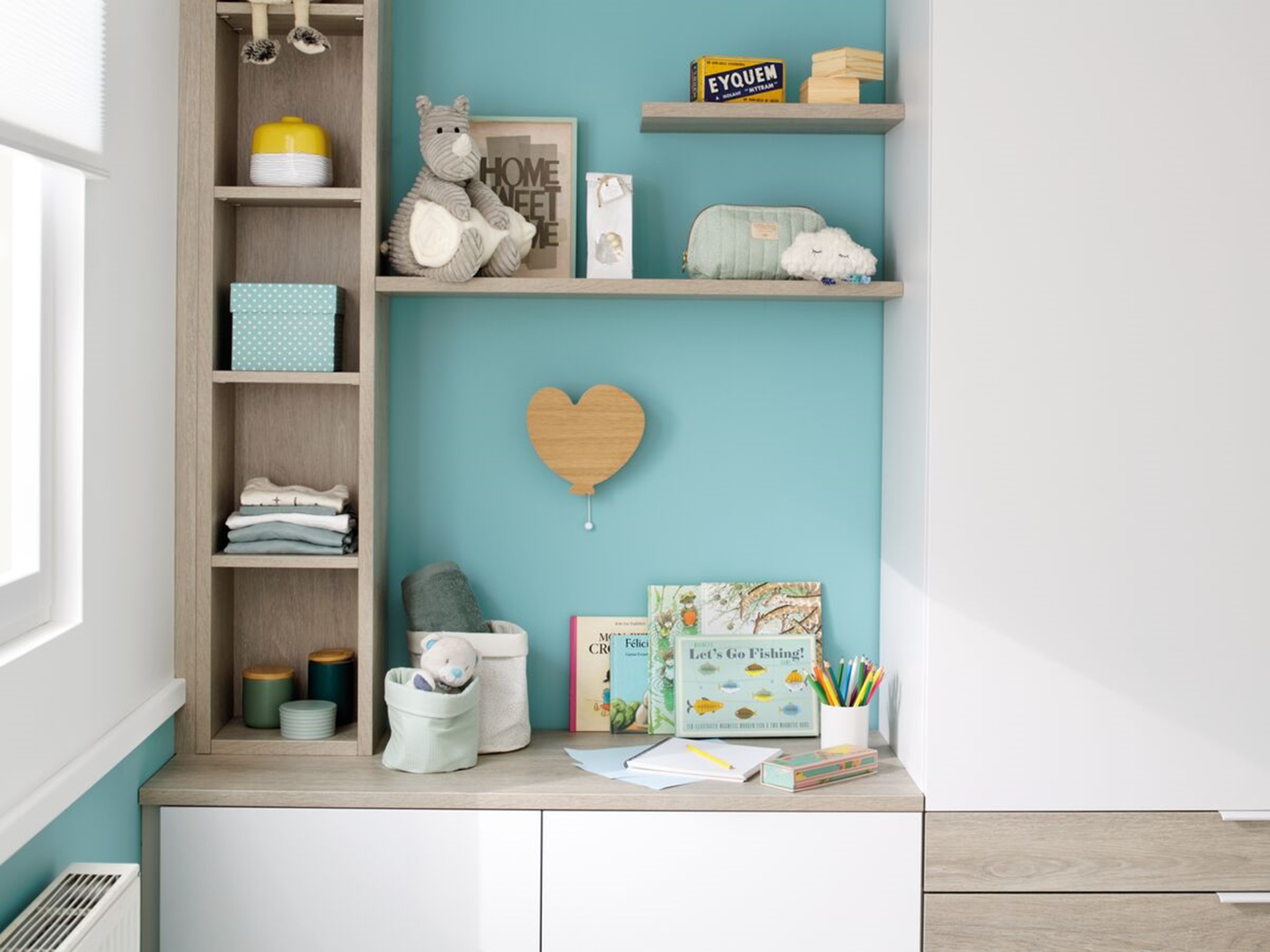 Meuble de rangement avec le bureau